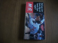 MINNESOTA TWINS 1995 MEDIA GUIDE–SOFTCOVER BOOK- 296 pages