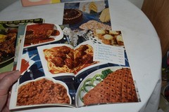 11 Vintage 1930’s 40’s 50s + pamphlet COOKBOOKS advertising Cakes bake ++ EUC