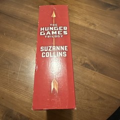 The Hunger Games Trilogy: The Hunger Games / Catching Fire / Mockingjay – GOOD