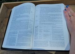 VG! Boxed Classic 1996c. NLT Life Application Study Bible Black Bonded Leather
