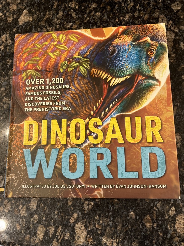 Dinosaur World: Over 1,200 Amazing Dinosaurs, Famous Fossils, and Discoveries