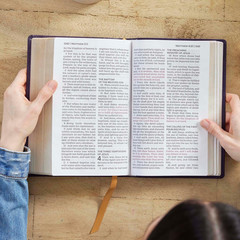 KJV Holy Bible: Personal Size Giant Print, Hardcover, Red Letter, Comfort…