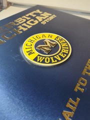 🏈The University of Michigan Wolverines Story HAIL TO THE VICTORS Hardcover Book