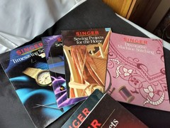 Lot of 22 SINGER SEWING REFERENCE LIBRARY Books/ Magazines Lot