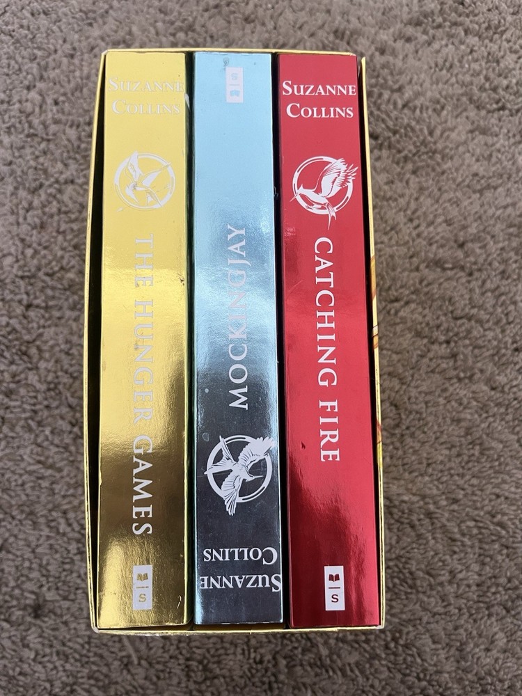 Trilogy Boxed Set – Catching Fire – Mockingjay by Suzanne Collins