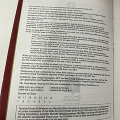 Compact Slimline Edition Holy Bible New Living Translation Tyndale House 6 1/4″