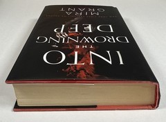 Into the Drowning Deep Mira Grant Hardcover 2017 First Edition 1st Printing