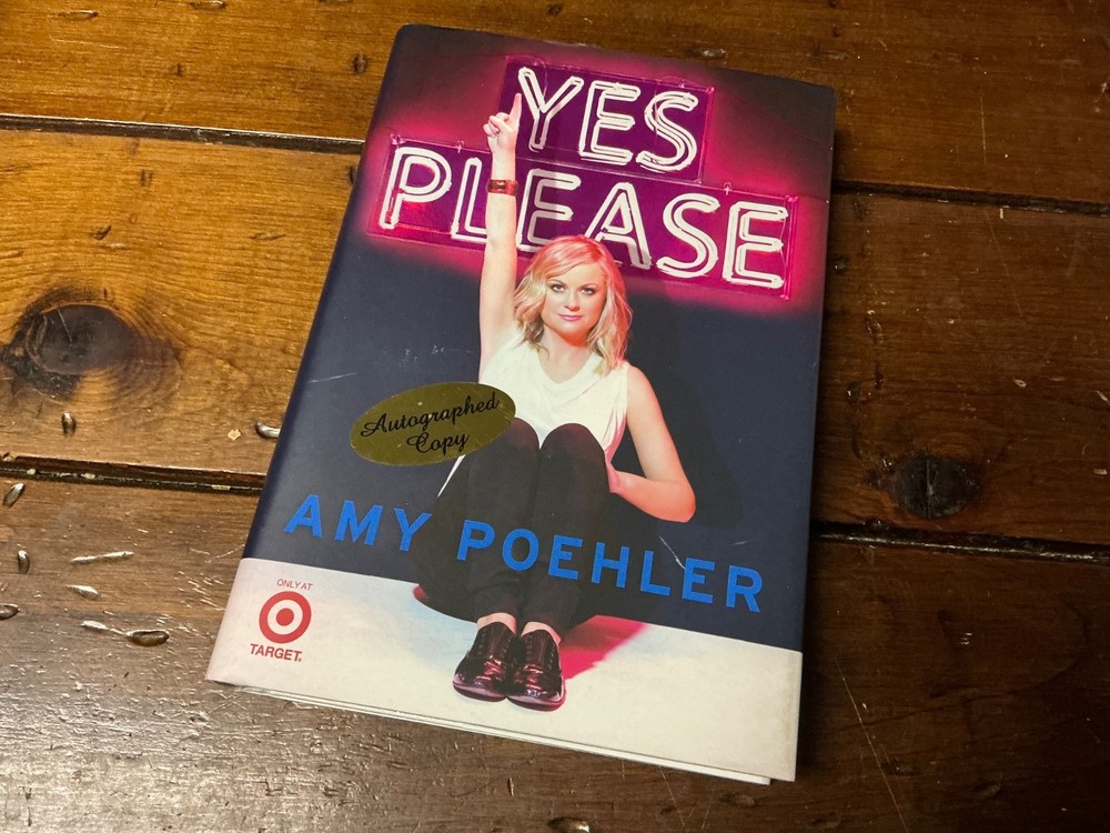 ** SIGNED 1st Edition ** AMY POEHLER ** YES PLEASE ** W/COA ** (HC/DJ) **