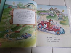 The Friendly Book, A Big Little Golden Book,2003(Margaret Wise Brown)