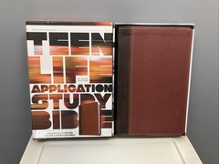 Teen Life Application Study Bible NLT (Leather / Fine Binding) Open Box