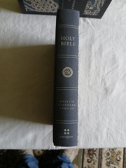 ESV Personal Reference Bible (Cloth over Board, Blue Flora) by Not Available…