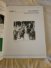 Pearls of Service Alpha Kappa Alpha History McNealey 2006 HC/DJ