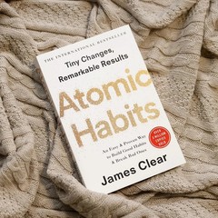 Atomic Habits the life-changing million-copy #1 bestseller 9781847941831