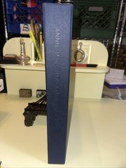 ANNIE LEIBOVITZ A PHOTOGRAPHERS LIFE 1990-2005 HC COLLECTIBLE TABLETOP BOOK 01