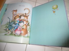 The Friendly Book, A Big Little Golden Book,2003(Margaret Wise Brown)