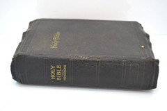 Vintage The Holy Bible Self-Pronouncing Edition National Bible Press Compact