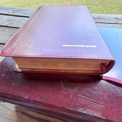 HOLY BIBLE ROYAL SOVEREIGN WORLD KJV BURGANDY GENUINE BONDED LEATHER RED LETTER