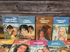 Lot of 14 Vintage Harlequin Romance Books 1970’s Red Page Edges Lot#44