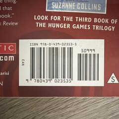 Suzanne Collins Hunger Games Trilogy: Hunger Games, Catching Fire, Mockingjay