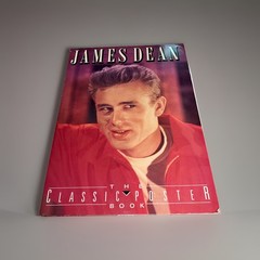 JAMES DEAN THE CLASSIC POSTER BOOK – Includes 6 Photographs and Poster Reprints