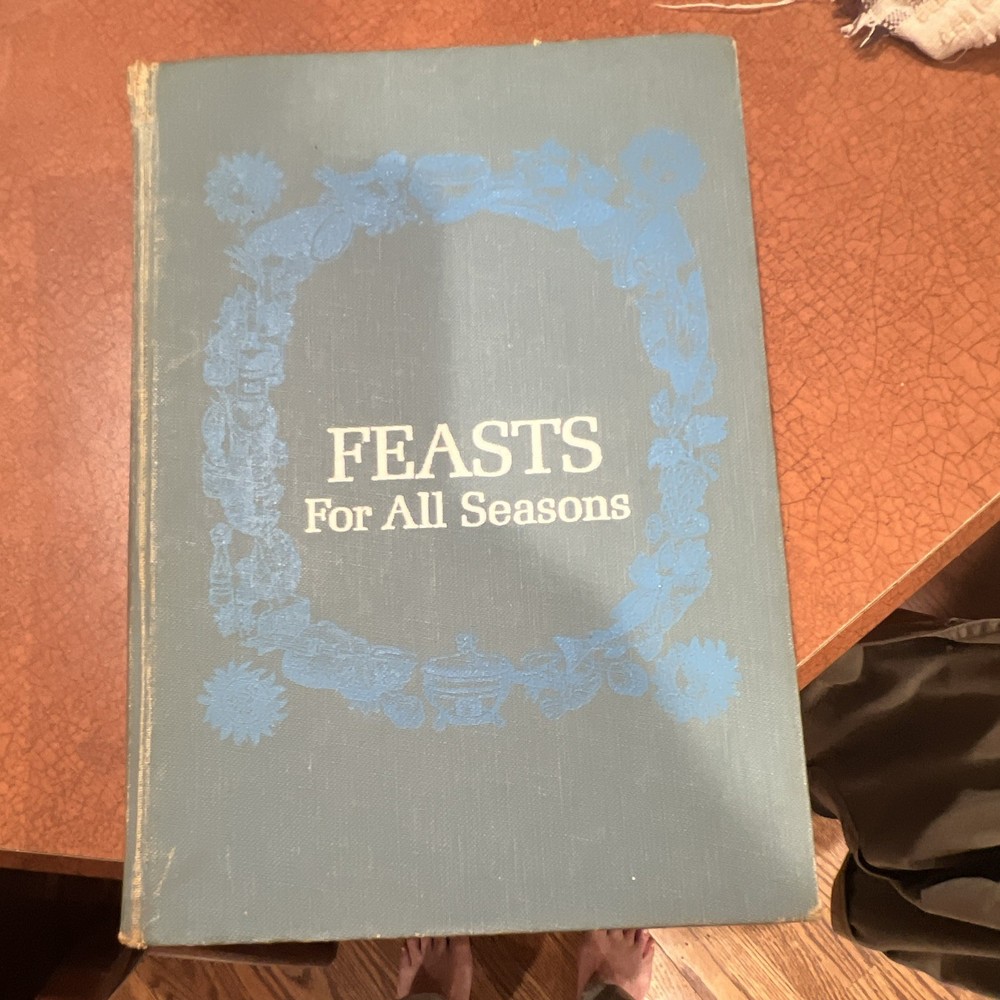 Feasts For All Seasons Roy Andries de Groot 1966 Knopf HC Illustrated Borzoi