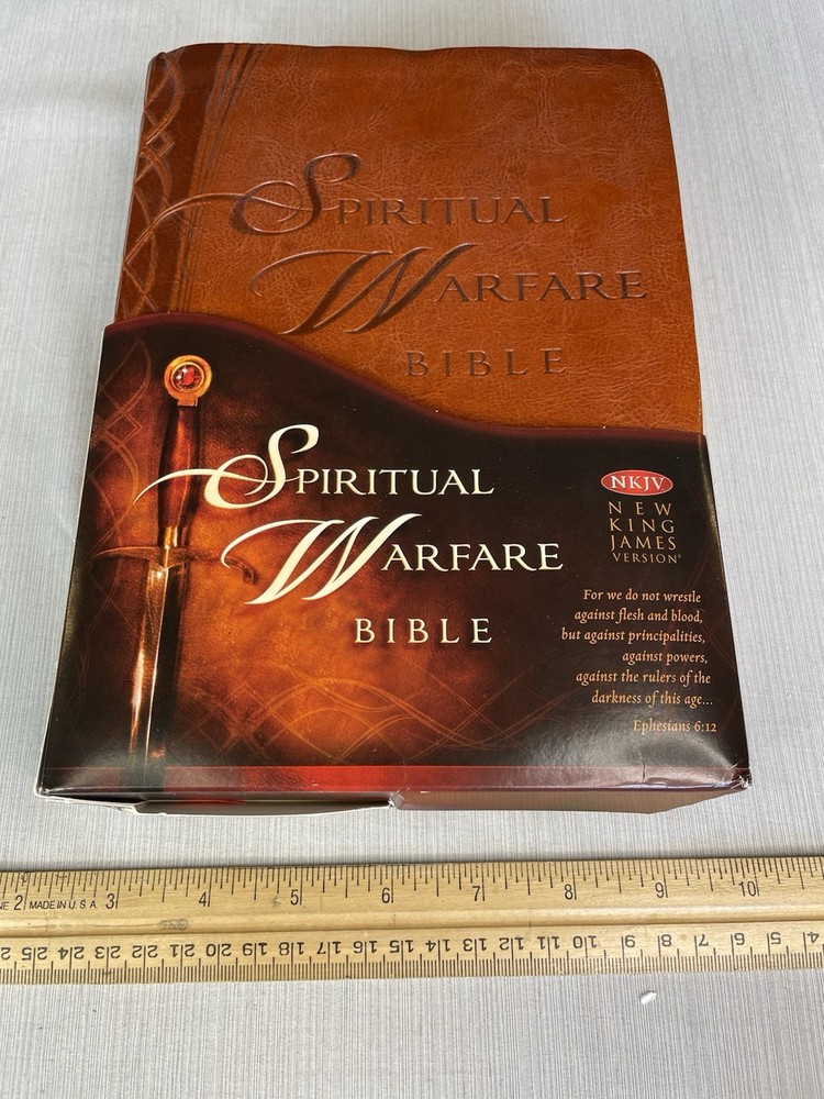 NKJV Spiritual Warfare Bible Brown Leathersoft Charisma House **EXCELLENT**