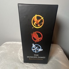 Suzanne Collins Hunger Games Trilogy 3-Book Box Set Scholastic Catching Fire