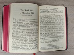 Holy Bible Abundant Life KJV Oral Roberts Black Leather National Bible Press