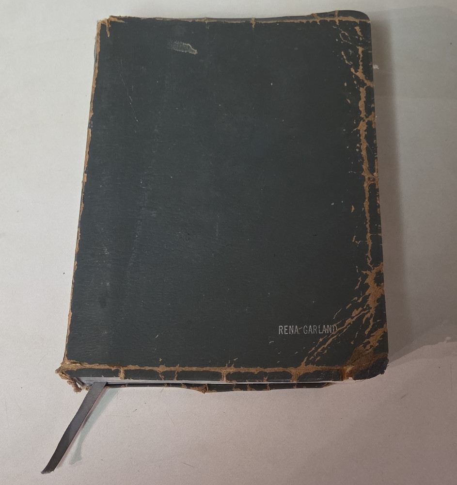 The Ryrie Study Bible NIV Red Letter by Charles C. Ryrie, 1986