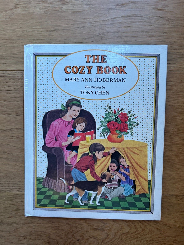 The Cozy Book by Mary Ann Hoberman & Tony Chen 1st Edition 1982 Hardcover