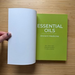 Essential Oils: Ancient Medicine by Josh Axe, Jordan Rubin, Ty Bollinger PB VG