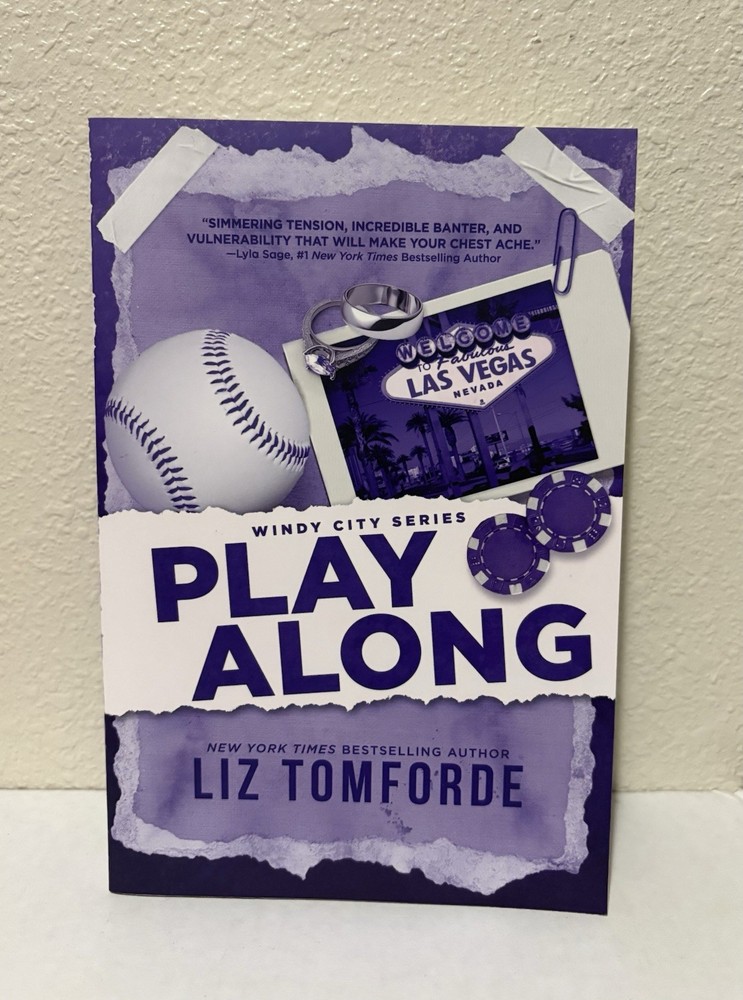 Play Along (Windy City) by Liz Tomforde (paperback)