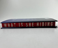 Freida McFadden „The Intruder” Hard Cover (A #1 New York Bestselling Author)