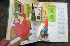 The Pop-Up Book of Gnomes – 1979 Hardcover Rien Poortvliet