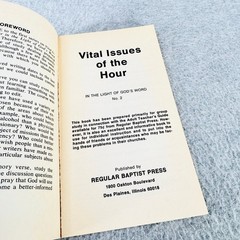 Vital Issues of the Hour No. 2 1976 Regular Baptist Press Christian Studies RBP