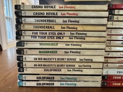 Huge JAMES BOND 27 Signet Paperback Book Lot Original Vintage 1960’s Ian Fleming