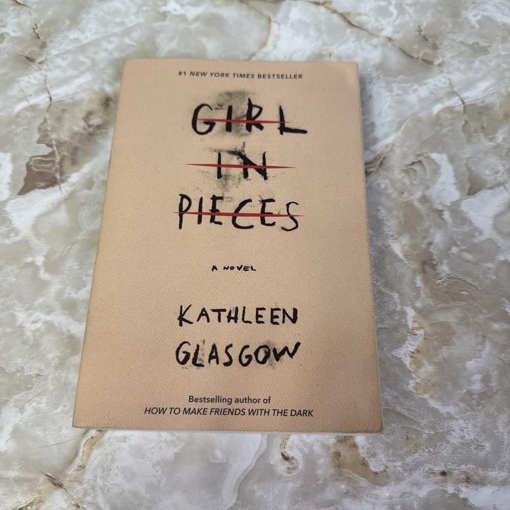 Girl in Pieces – Paperback By Glasgow, Kathleen – GOOD