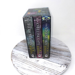 N.K. Jemisin THE BROKEN EARTH Trilogy Box Set – TPB/SC VGC