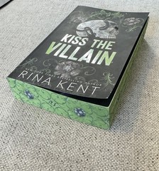 Kiss The Villain Rina Kent Deluxe Edition With Signed Bookplate Stenciled Edge