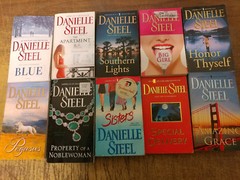 Lot of 10 Danielle Steel Romance Set Popular Series PAPERBACK UNSORTED Books MIX
