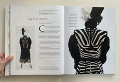 Disney Editions Deluxe Ser.: The Art of Disney Costuming : Heroes, Villains, and