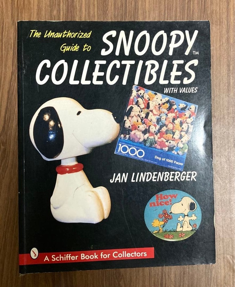Snoopy Collectibles Collection Book Vintage Peanuts Character Guide 11.0×8.5in