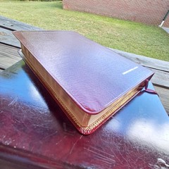 HOLY BIBLE ROYAL SOVEREIGN WORLD KJV BURGANDY GENUINE BONDED LEATHER RED LETTER