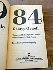 1984 George Orwell Signet Classic PB Walter Cronkite Preface Vintage Paperback