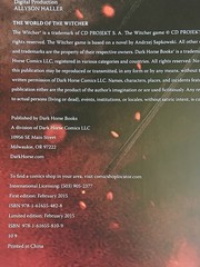 THE WORLD OF THE WITCHER Video Game Compendium Guide Dark Horse 2015 Preowned