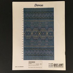 English Smocking Booklet Grace L Knott Doris George and James Webb 1989 44 Pages