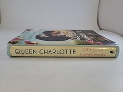 Queen Charlotte by Julia Quinn & Shonda Rhimes HC