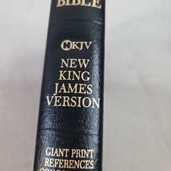Holy Bible NKJV RLE Giant Print Thomas Nelson 334 Black Bonded Leather 1992
