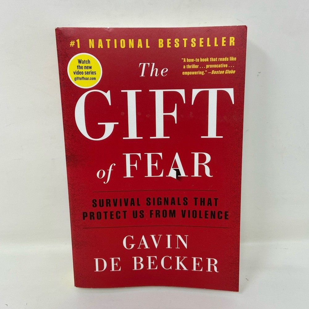 Back Bay Books The Gift of Fear, Red Trade Paperback by de Becker