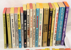 Lot of 34 Vintage Paperbacks, 1960s / 1970s Copyrights, No Duplicates, B675